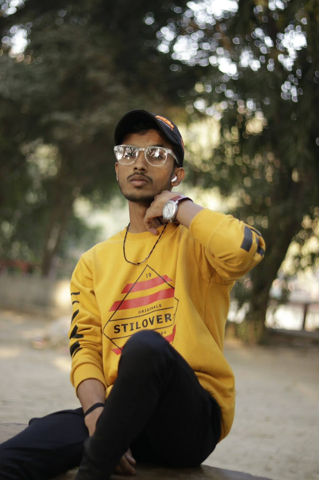 influencer making announcement