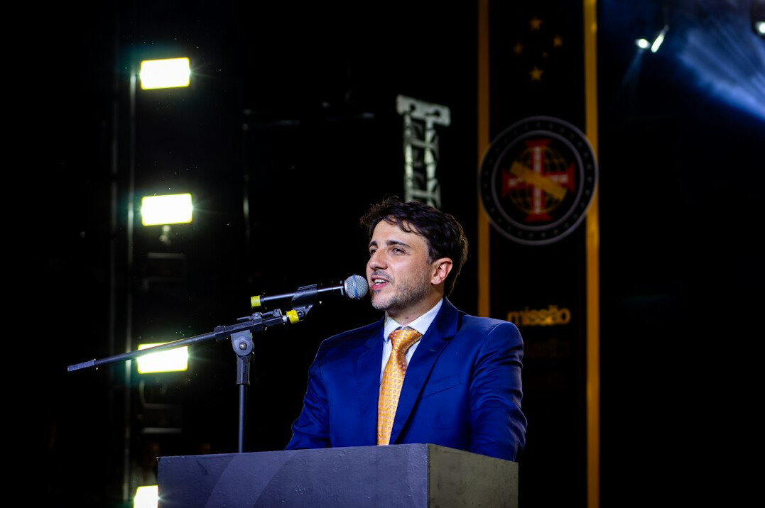 politician at podium speaking